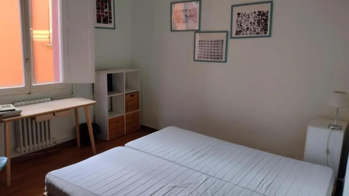 A Quattro Passi Apartment Bologna 0*,